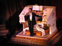 Clark Wilson addresses audience 8-17-2006